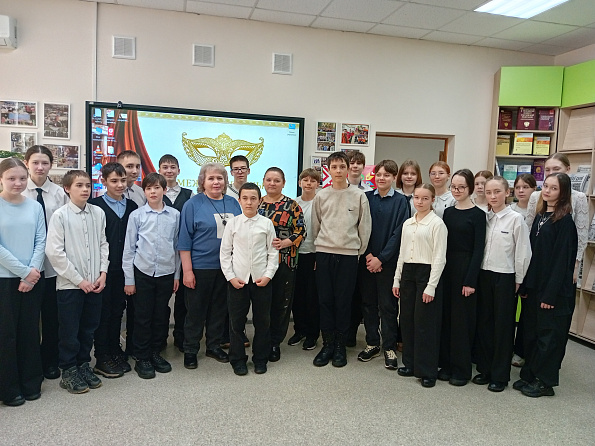 "Закулисье: искусство создания спектакля" - встреча с режиссером народного театра "Чаршав" Г.Ивановой