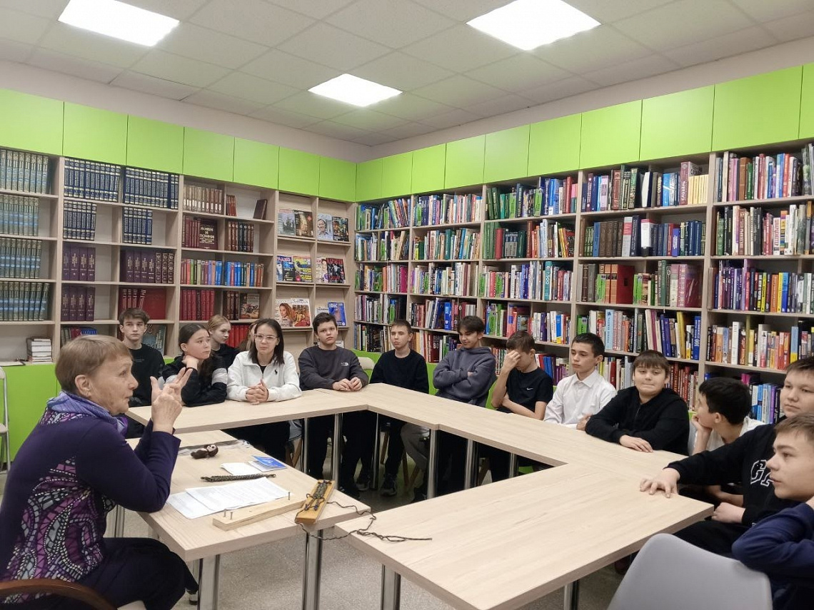 Важная миссия – плетение окопных сетей для наших бойцов на передовой