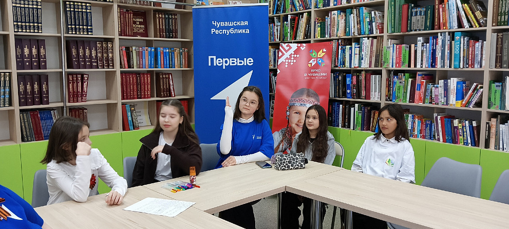  Ликбез «Парламентаризм в России» с членами молодежного движения «Первые»